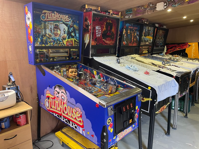 Willams funhouse playfield finished