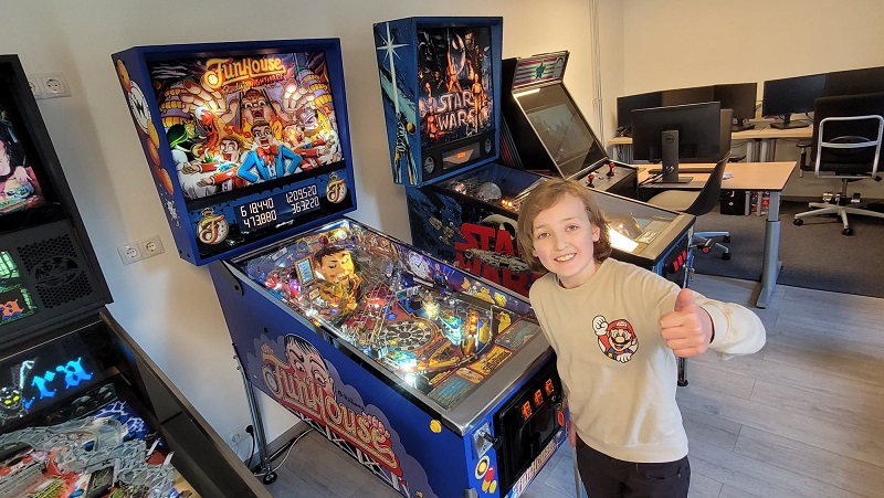 Happy Funhouse player 
