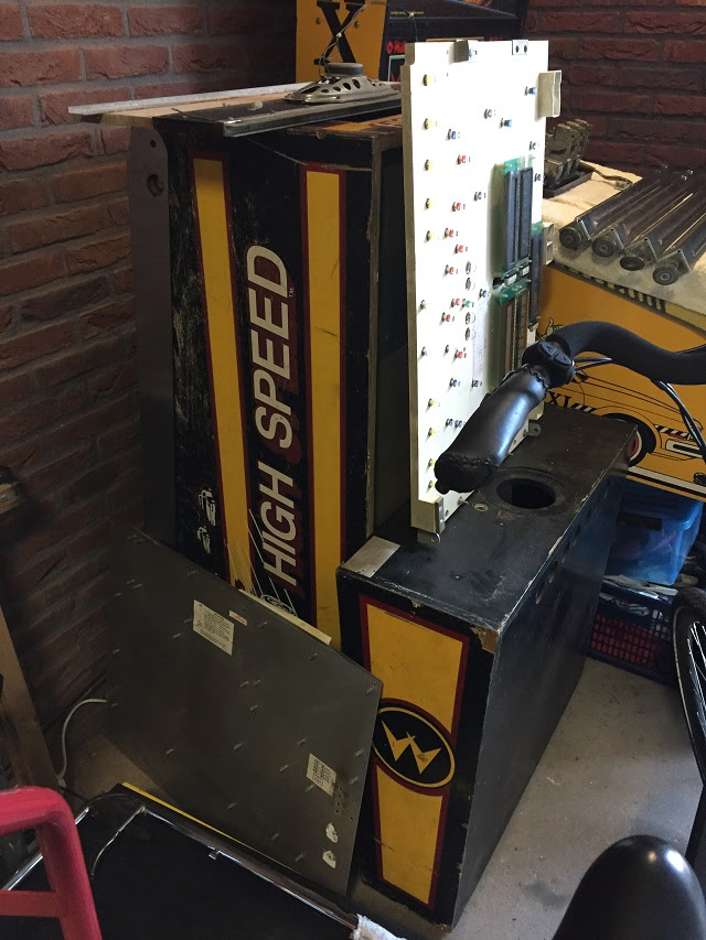 Flipperkast gedemonteerd